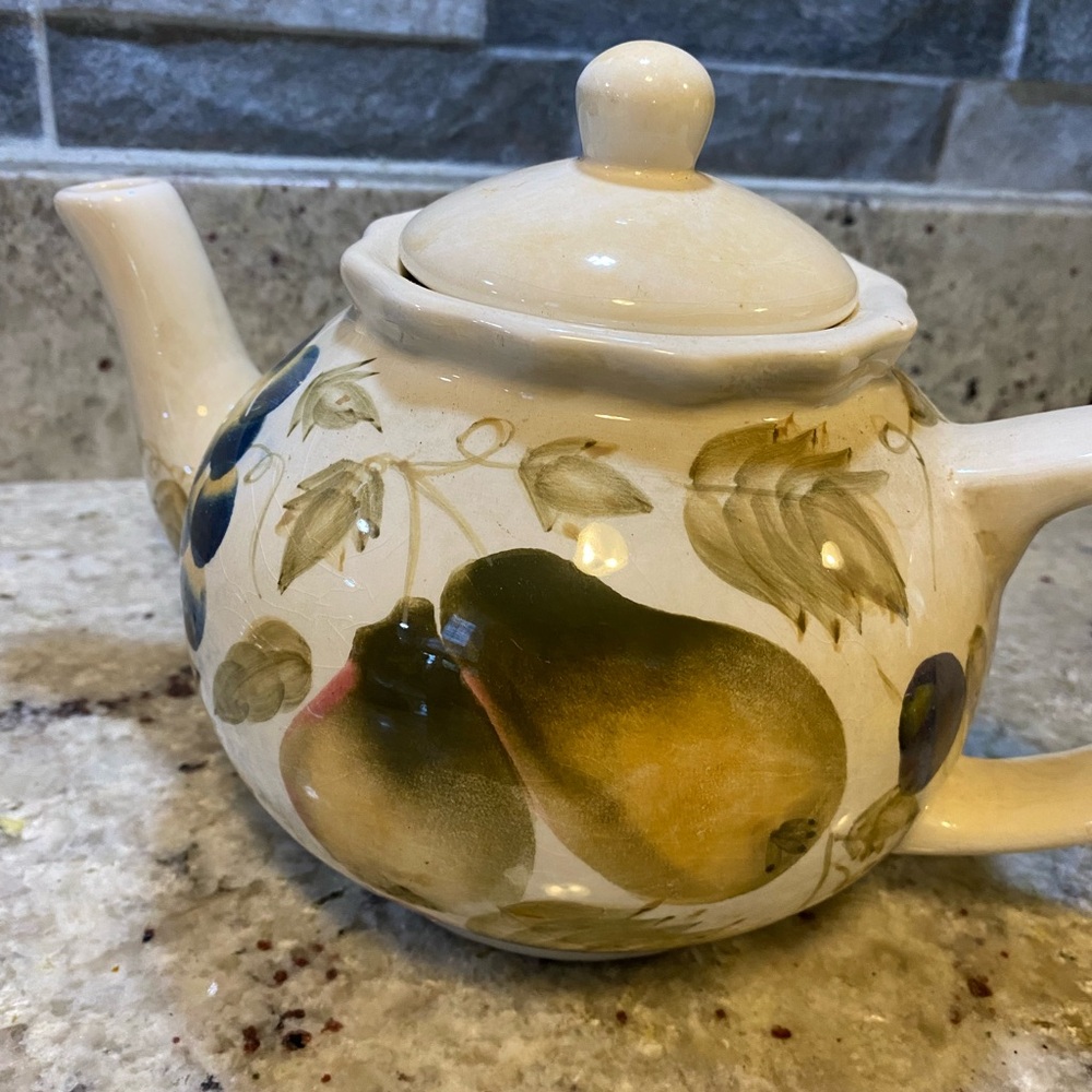 Nantucket fall themed teapot - Picture 3 of 4